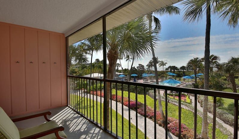 Sanibel Inn - Balcony View